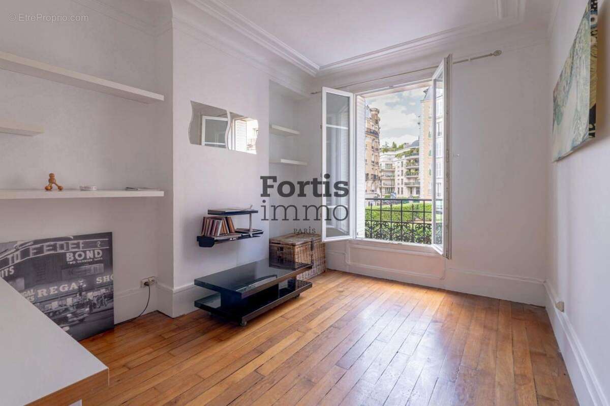Appartement à LEVALLOIS-PERRET