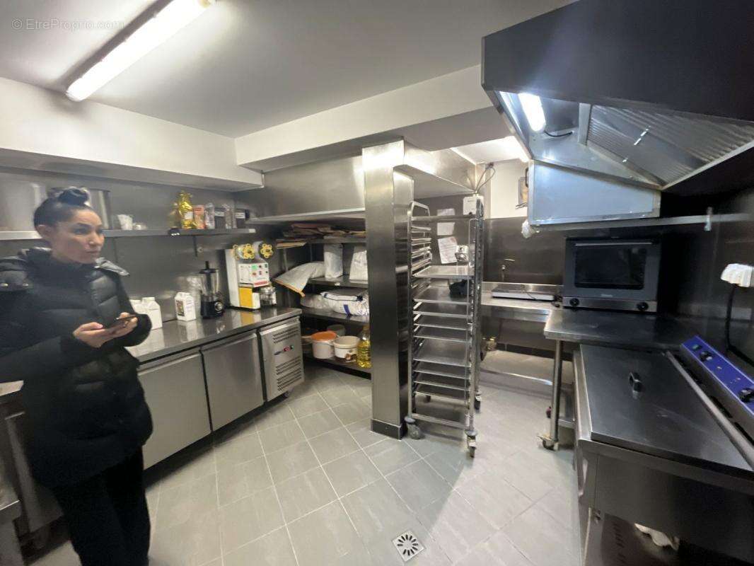 Commerce à PARIS-1E