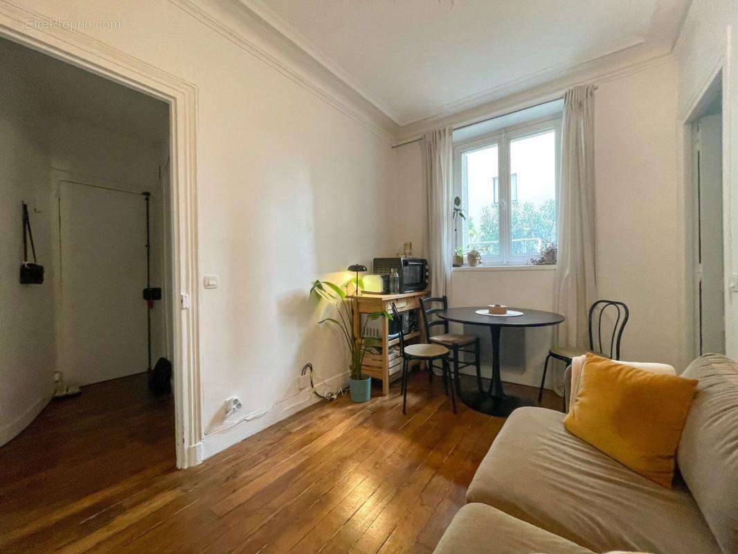 Appartement à PARIS-17E