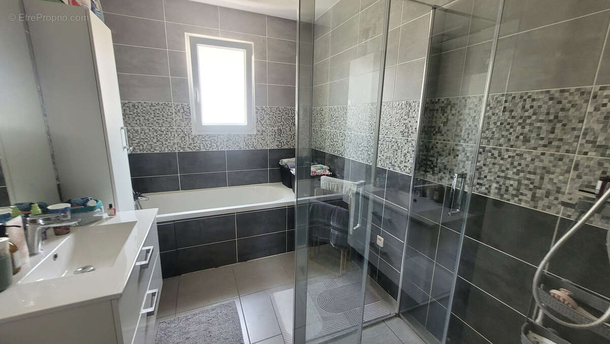 Maison à SAINT-ANDRE-LES-VERGERS