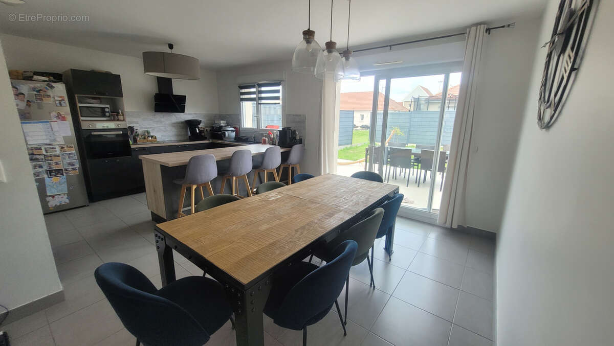 Maison à SAINT-ANDRE-LES-VERGERS