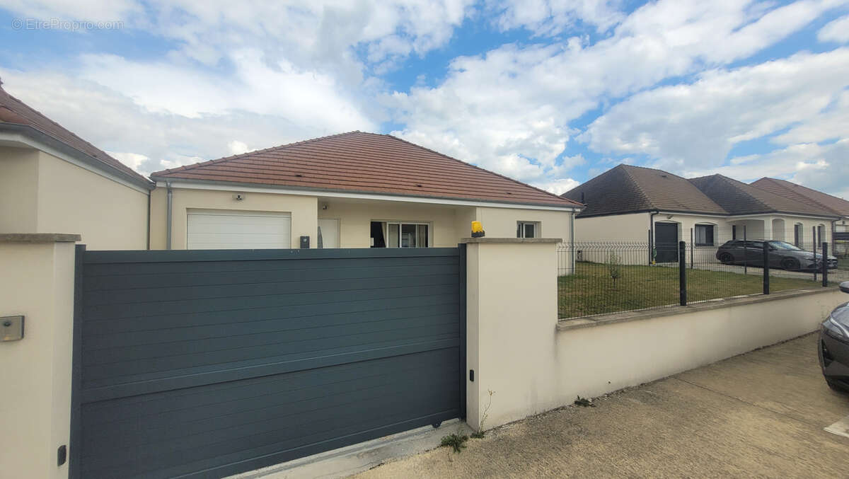 Maison à SAINT-ANDRE-LES-VERGERS