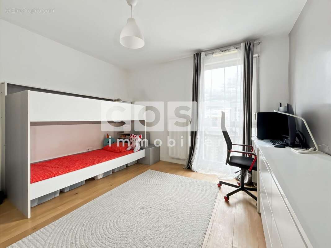 Appartement à GENNEVILLIERS