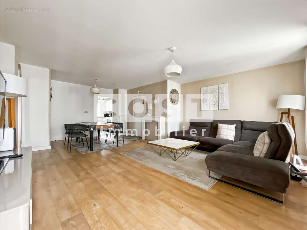 Appartement à GENNEVILLIERS