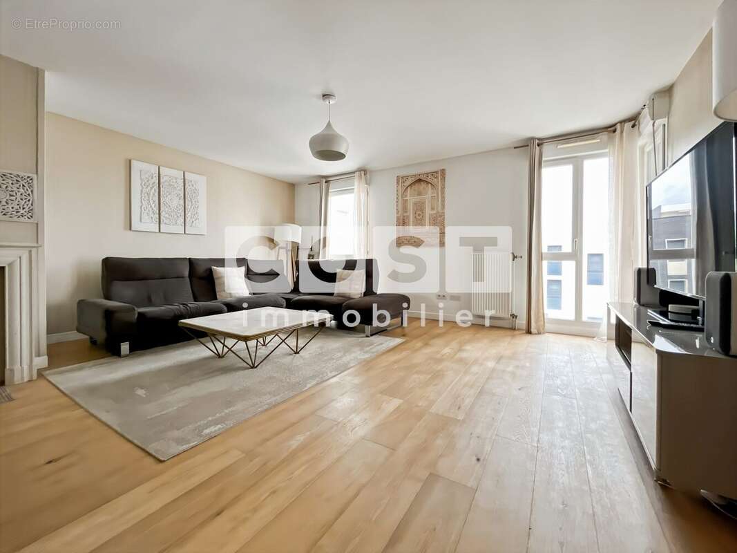 Appartement à GENNEVILLIERS