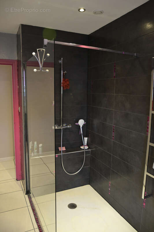 Maison à LA CHARMEE