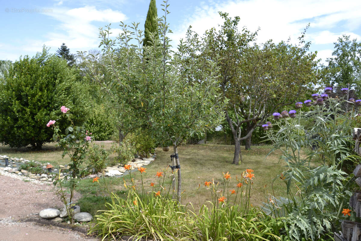 Maison à LA CHARMEE