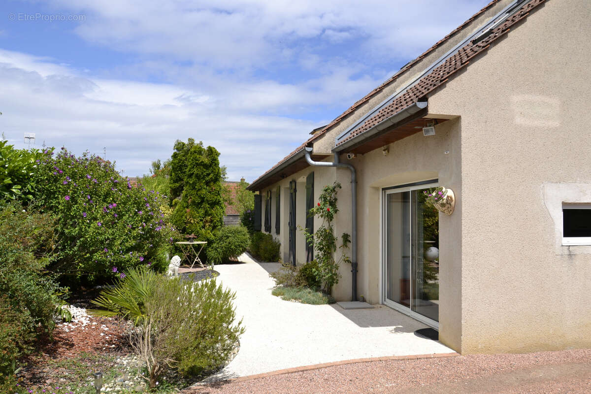 Maison à LA CHARMEE