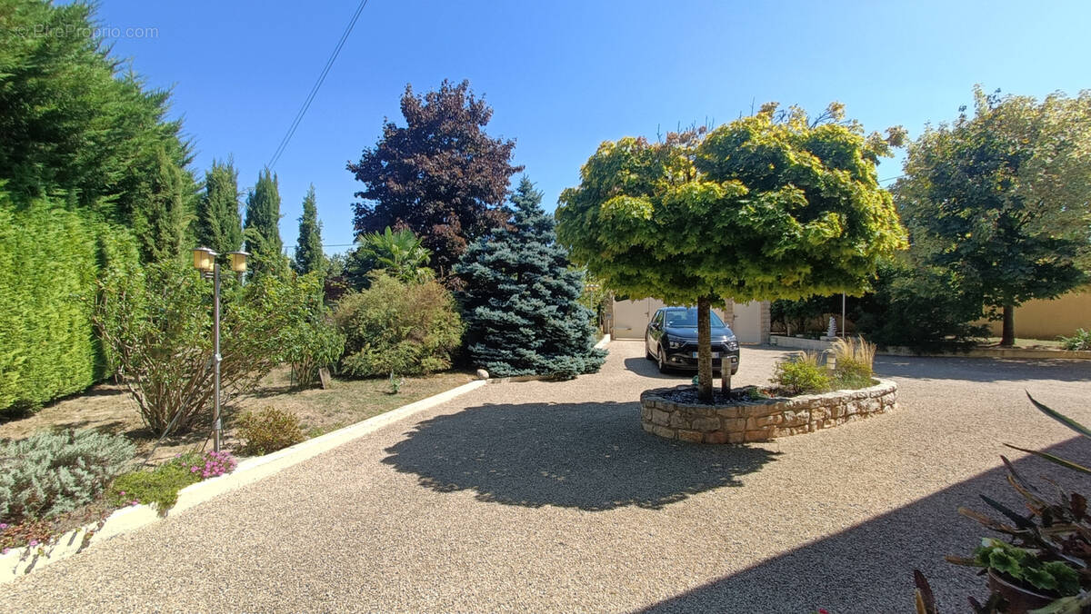 Maison à SAINT-MARTIN-EN-BRESSE