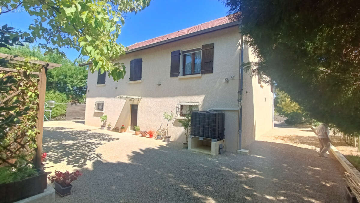 Maison à SAINT-MARTIN-EN-BRESSE