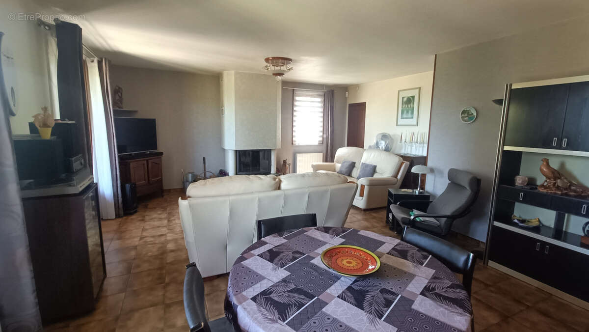 Maison à SAINT-MARTIN-EN-BRESSE