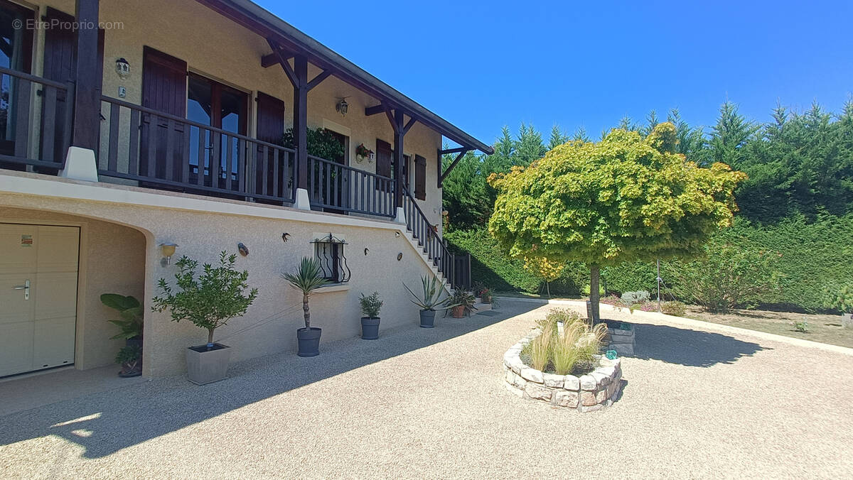 Maison à SAINT-MARTIN-EN-BRESSE