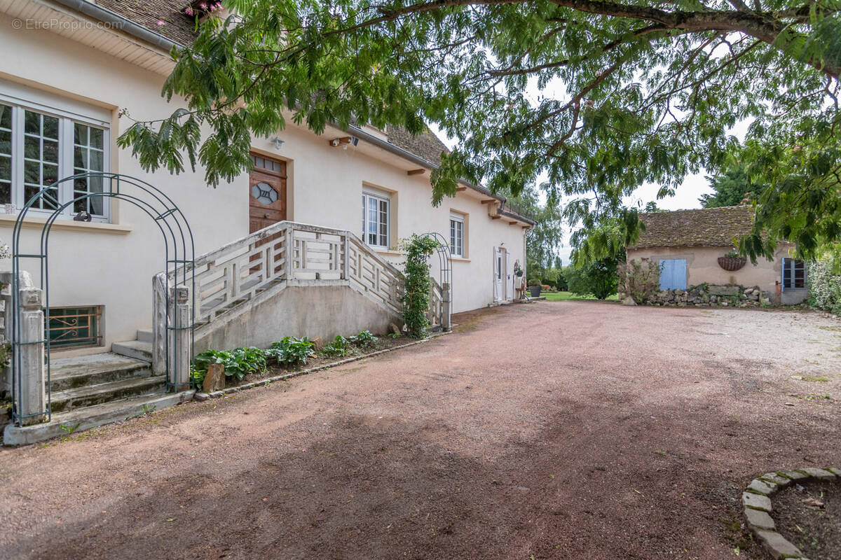 Maison à SAINT-MARCEL