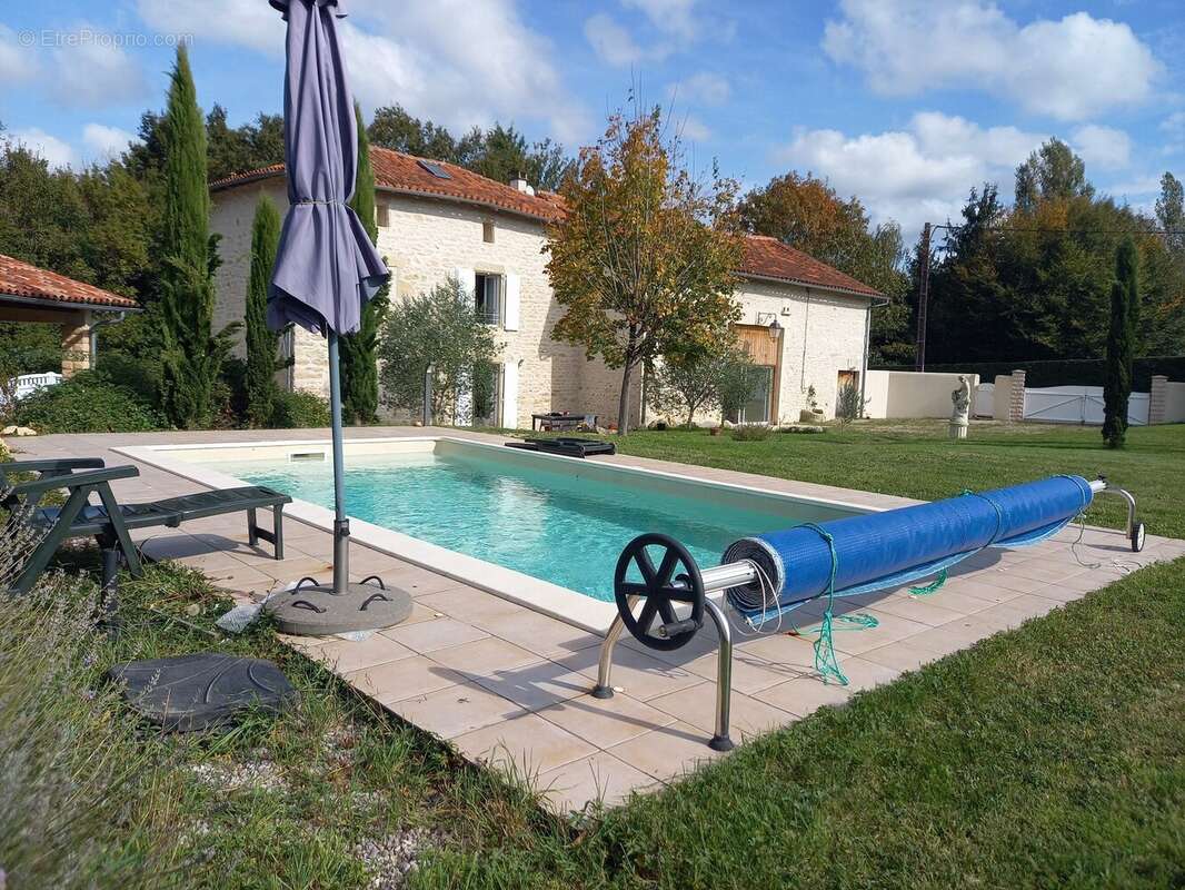 Maison à CHASSENEUIL-SUR-BONNIEURE