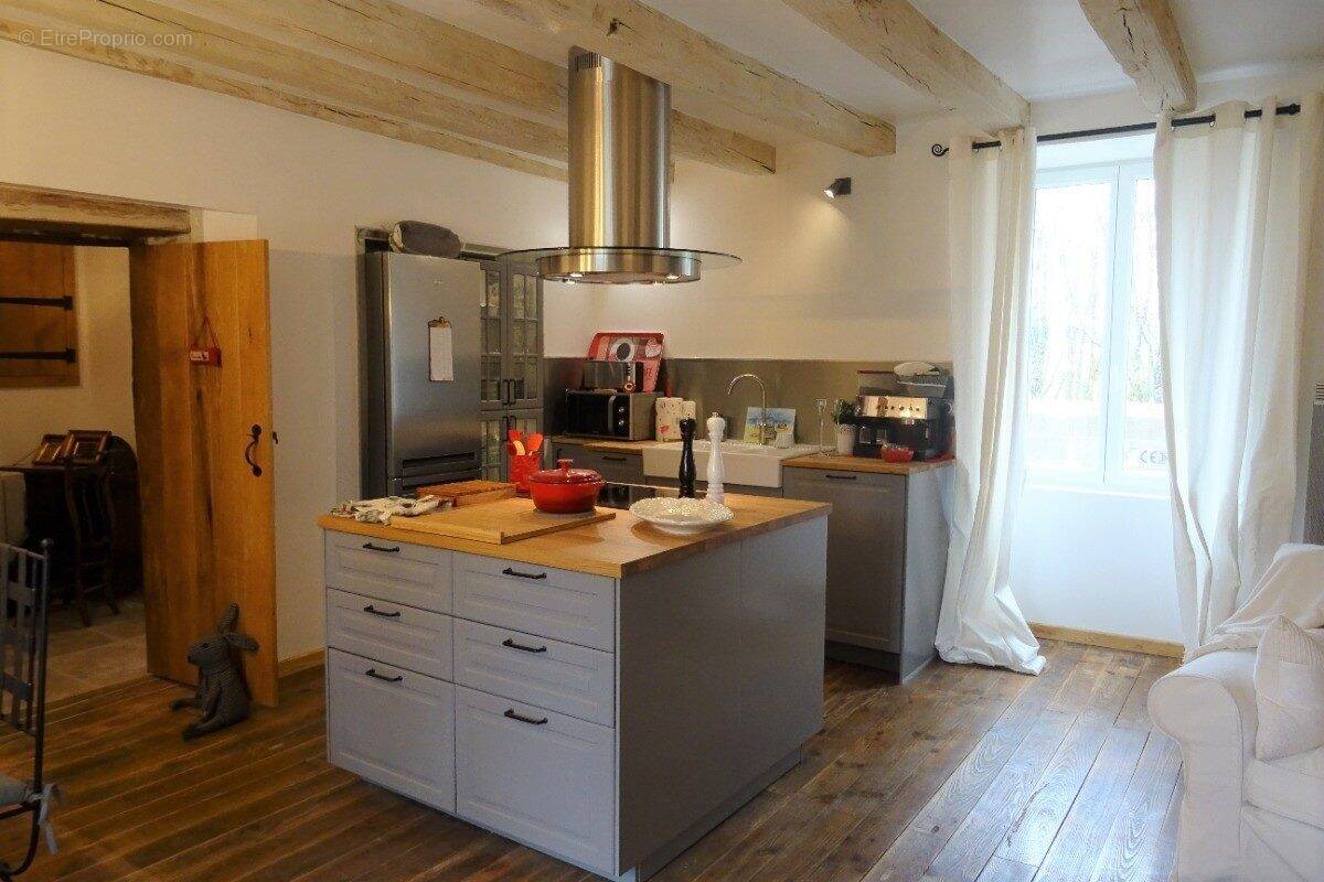 Maison à CHASSENEUIL-SUR-BONNIEURE