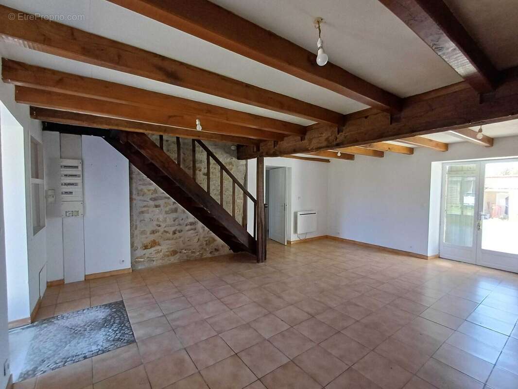 Maison à CHASSENEUIL-SUR-BONNIEURE