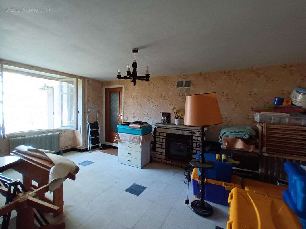 Maison à CHASSENEUIL-SUR-BONNIEURE