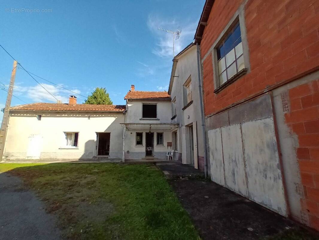 Maison à CHASSENEUIL-SUR-BONNIEURE
