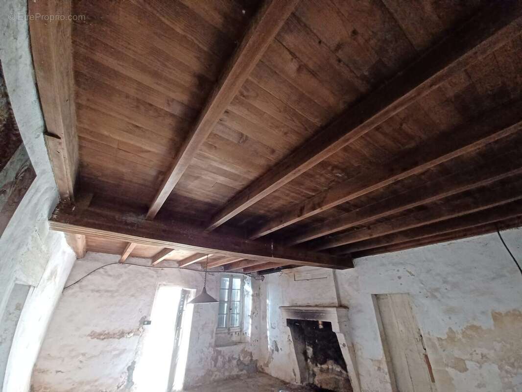 Maison à ROULLET-SAINT-ESTEPHE