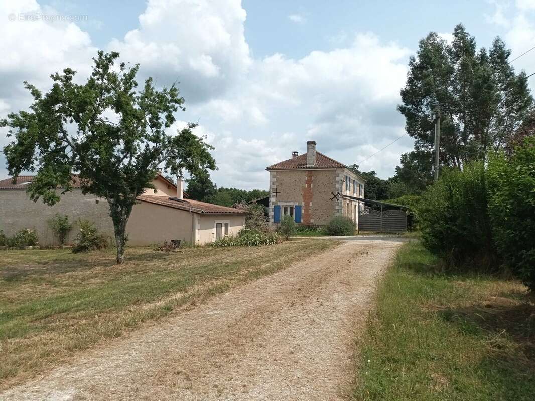 Maison à LA ROCHEFOUCAULD