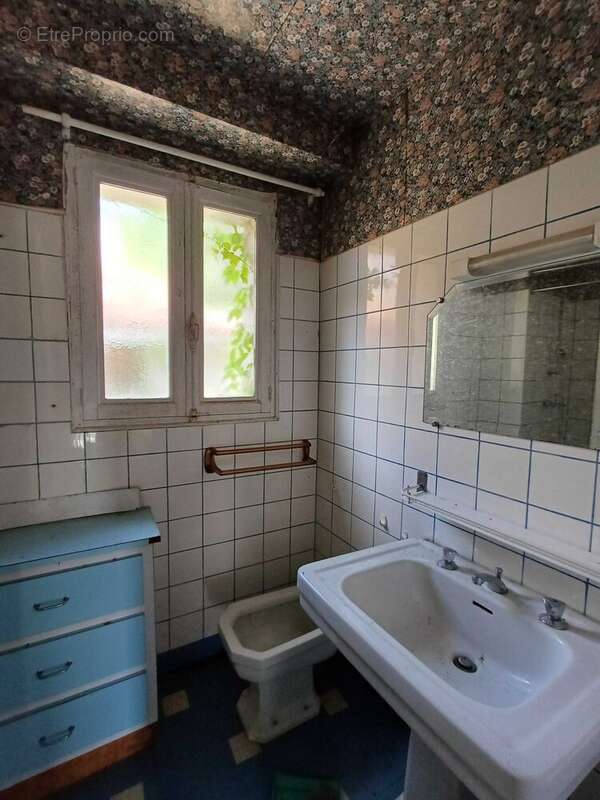 Maison à CHASSENEUIL-SUR-BONNIEURE