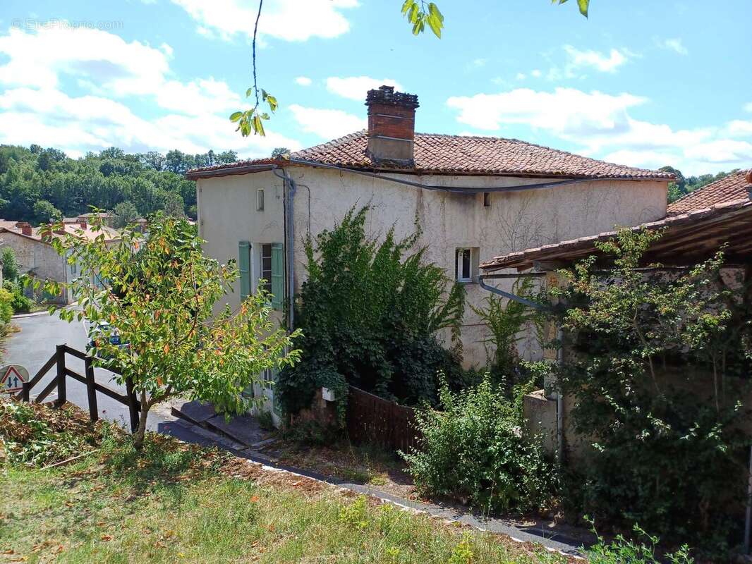 Maison à CHASSENEUIL-SUR-BONNIEURE