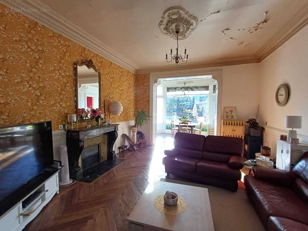 Maison à CHASSENEUIL-SUR-BONNIEURE