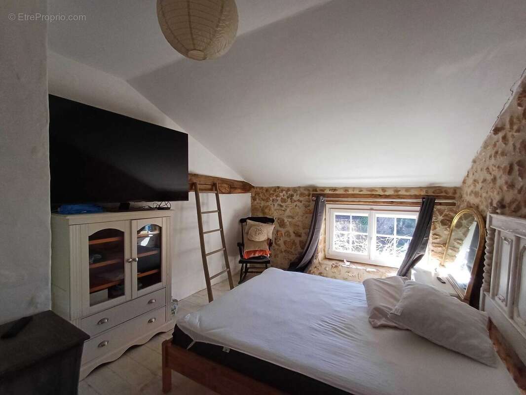 Maison à CHASSENEUIL-SUR-BONNIEURE