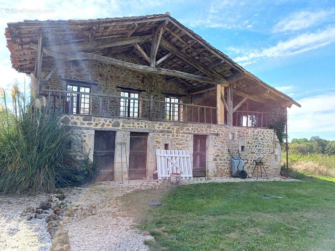 Maison à CHASSENEUIL-SUR-BONNIEURE