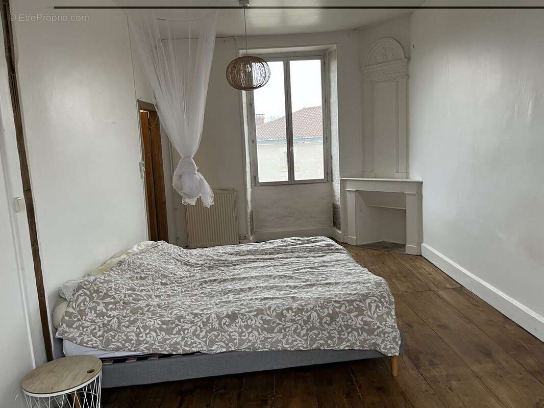 Maison à CHASSENEUIL-SUR-BONNIEURE