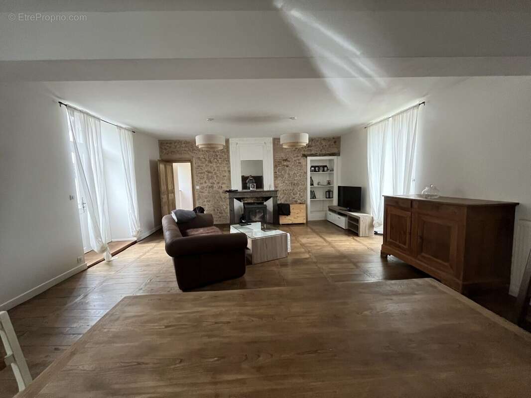 Maison à CHASSENEUIL-SUR-BONNIEURE