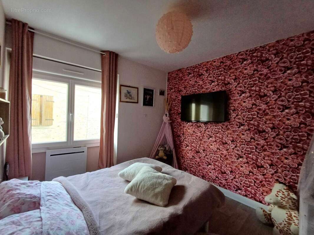 Maison à CHAMPAGNE-MOUTON