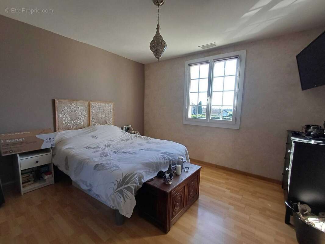 Maison à CHASSENEUIL-SUR-BONNIEURE