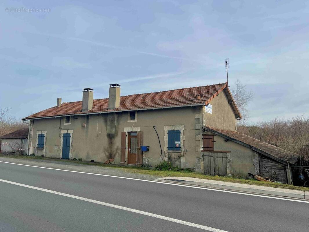 Maison à ROUMAZIERES-LOUBERT