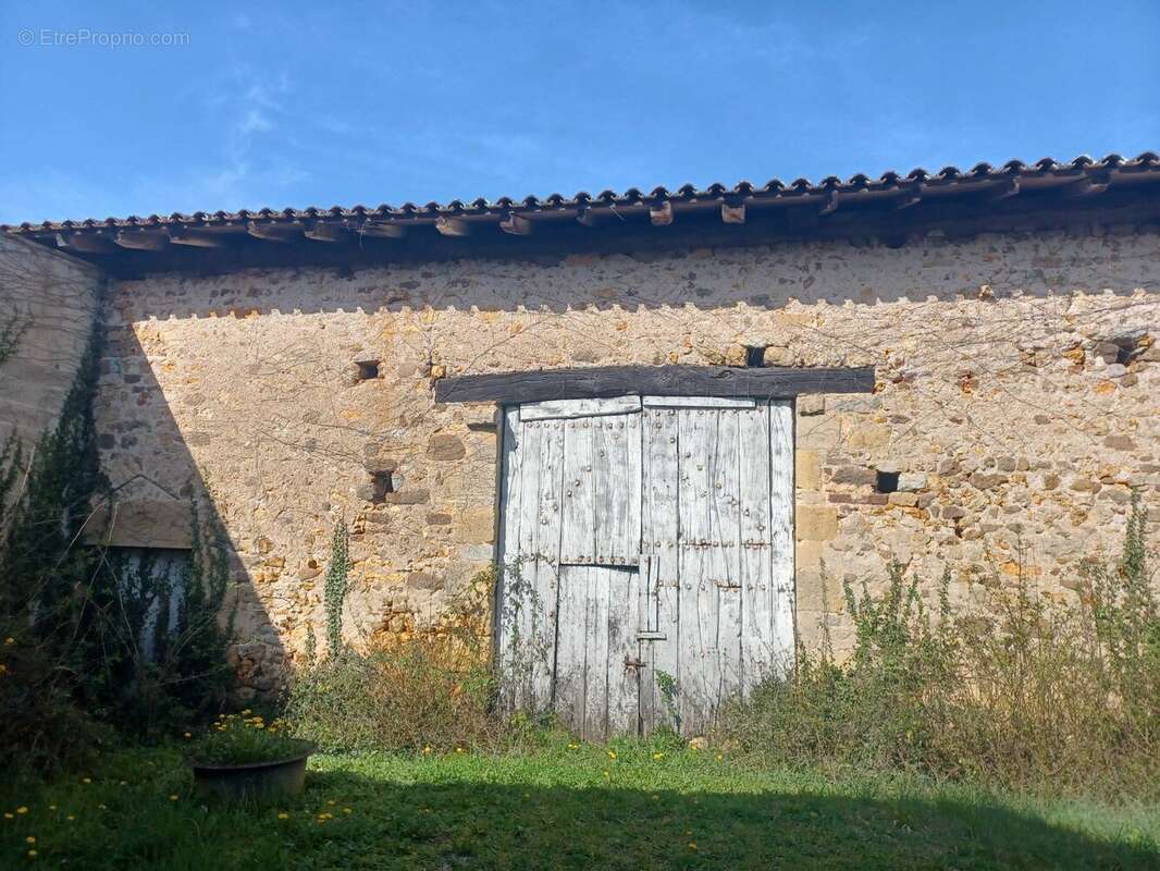 Maison à CHASSENEUIL-SUR-BONNIEURE