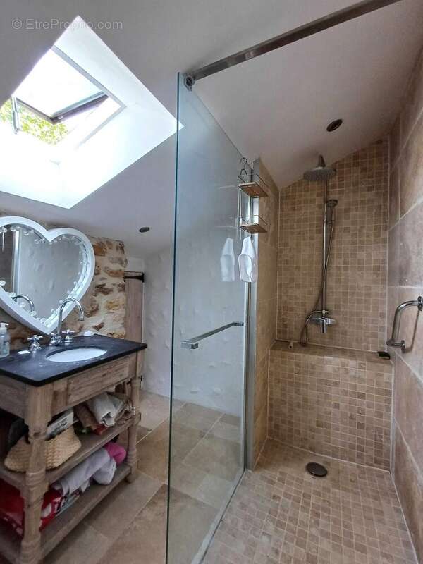 Maison à CHASSENEUIL-SUR-BONNIEURE