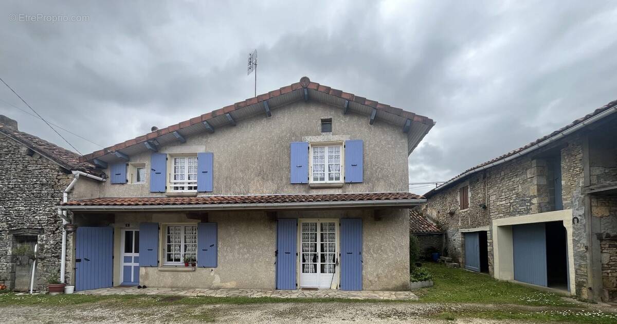Maison à CHASSENEUIL-SUR-BONNIEURE