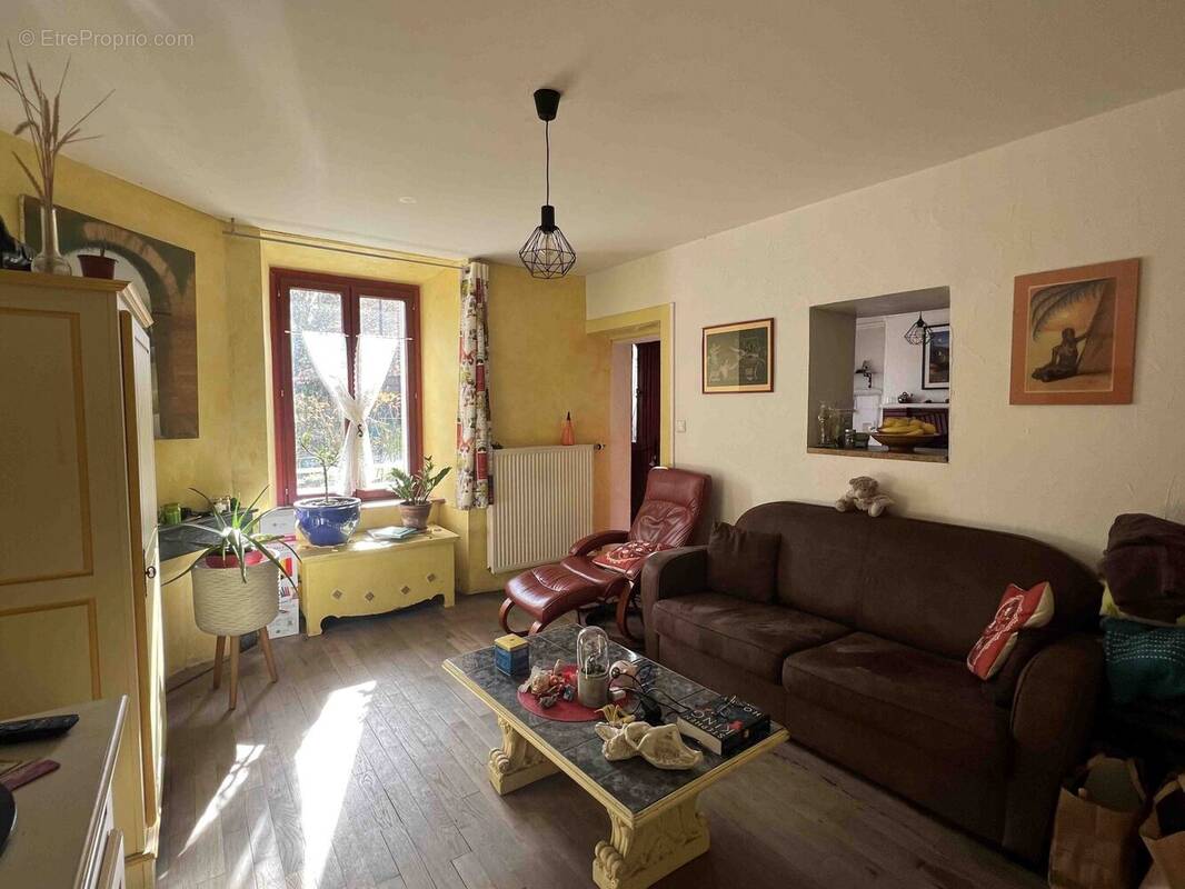 Maison à SAINT-JUNIEN