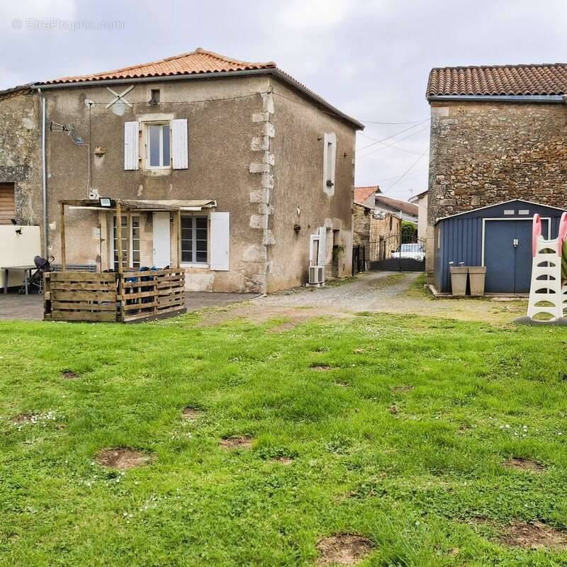 Maison à LA ROCHEFOUCAULD