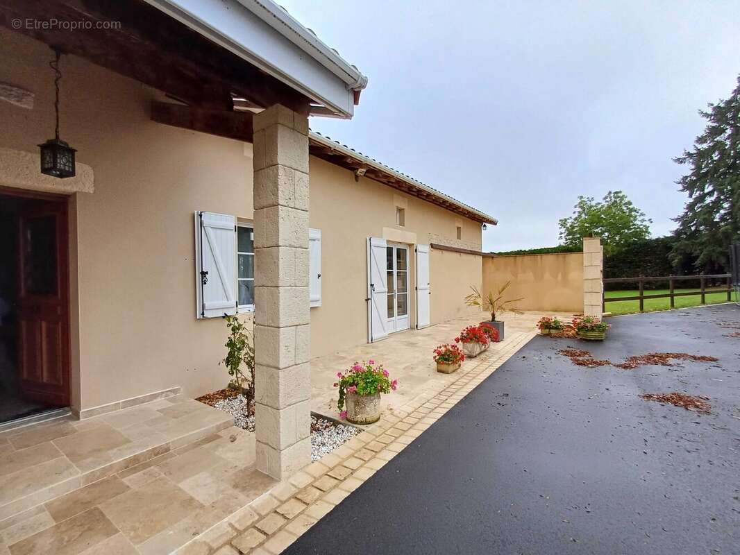 Maison à ROUMAZIERES-LOUBERT