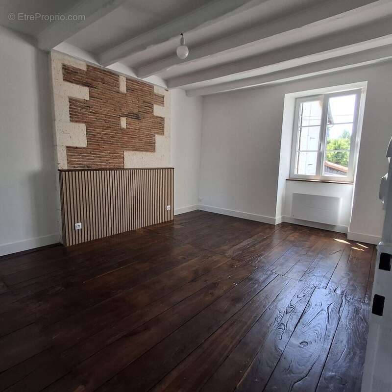 Maison à CHASSENEUIL-SUR-BONNIEURE