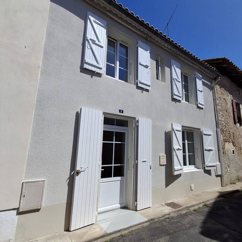 Maison à CHASSENEUIL-SUR-BONNIEURE