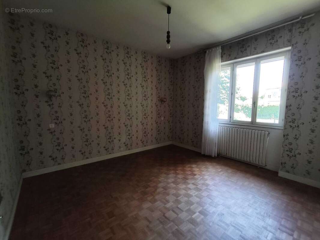 Maison à CHASSENEUIL-SUR-BONNIEURE