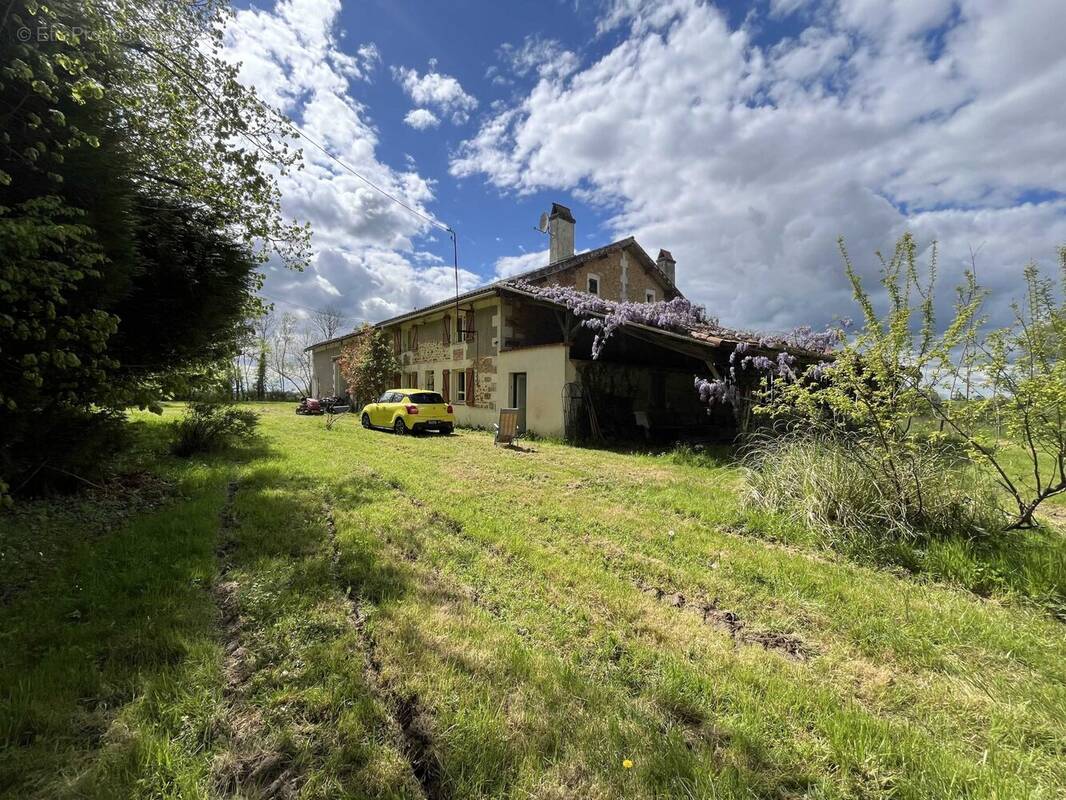 Maison à ROUMAZIERES-LOUBERT