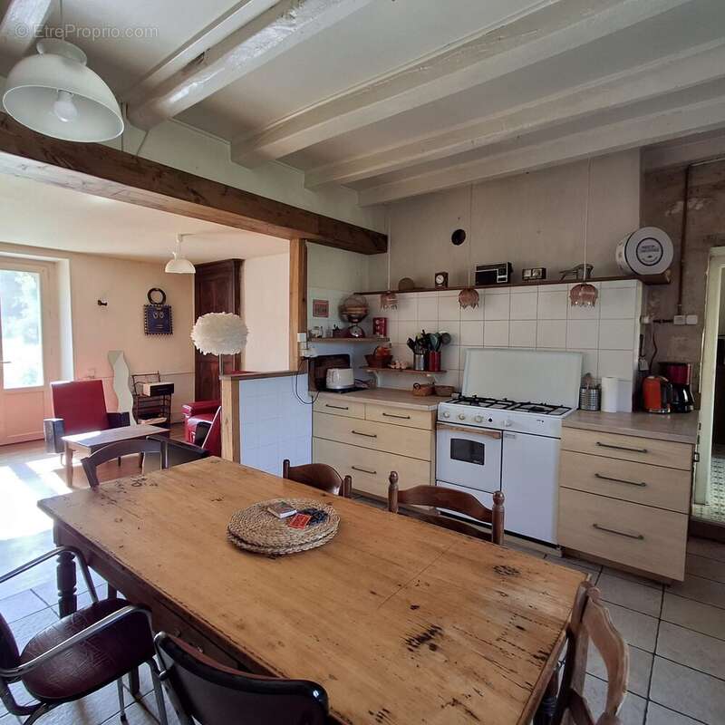 Maison à CELLEFROUIN