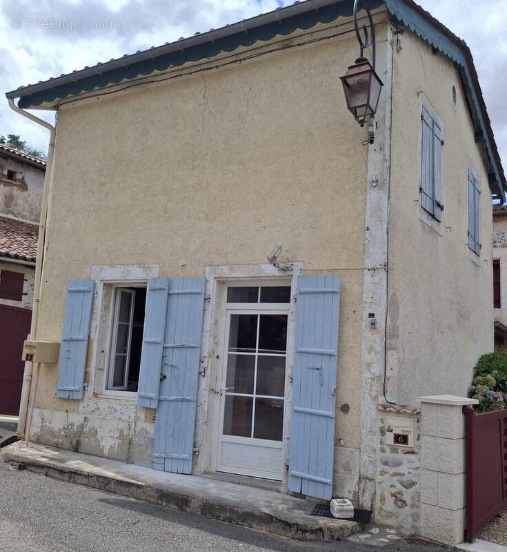 Maison à VITRAC-SAINT-VINCENT