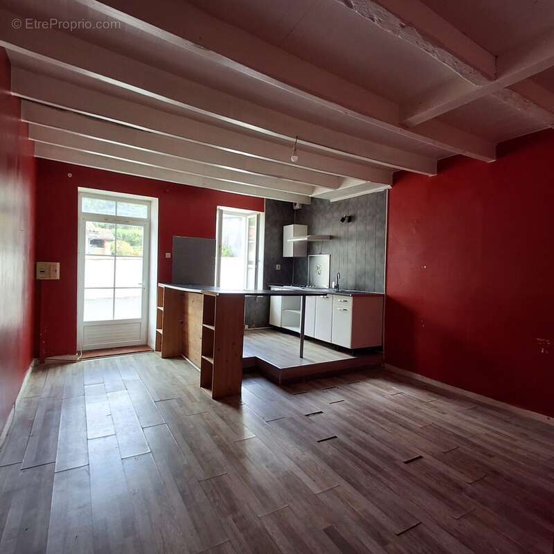 Maison à VITRAC-SAINT-VINCENT