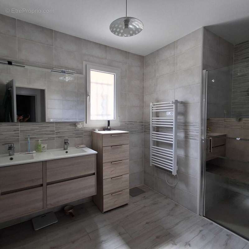 Maison à CHASSENEUIL-SUR-BONNIEURE