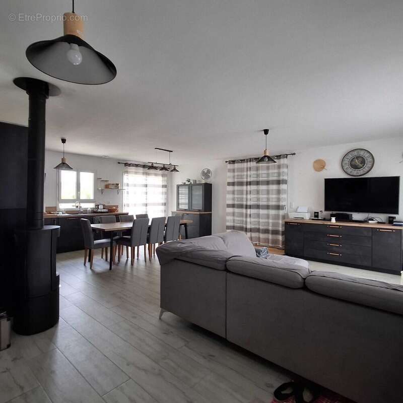 Maison à CHASSENEUIL-SUR-BONNIEURE