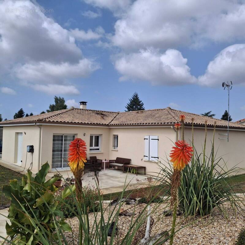 Maison à CHASSENEUIL-SUR-BONNIEURE